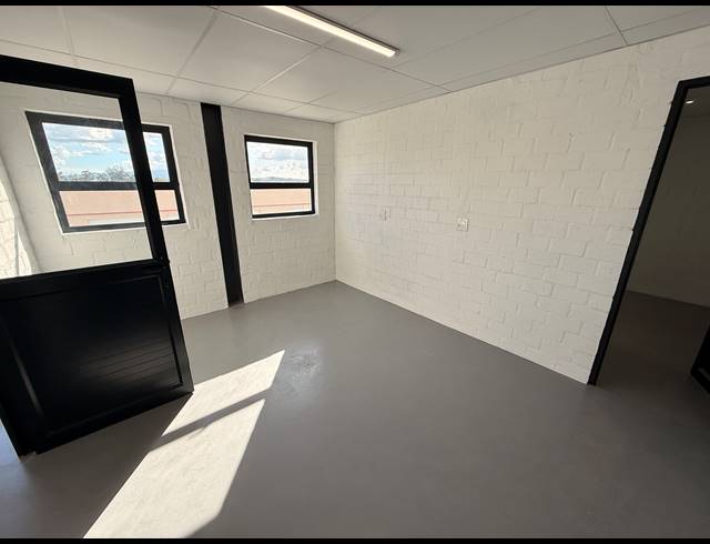 645M² WAREHOUSE FOR SALE IN WELLINGTON CENTRAL
